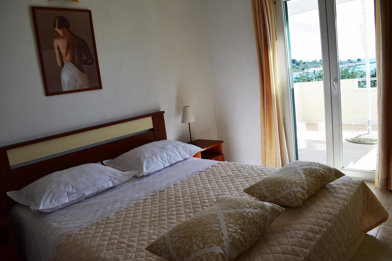 Apartment Ivica Mali Drvenik Ngoại thất bức ảnh
